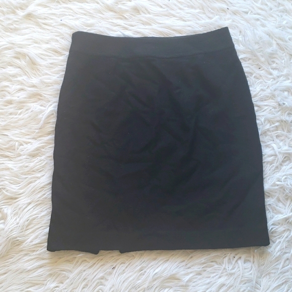 Banana Republic side zippered skirt. - Picture 3 of 5